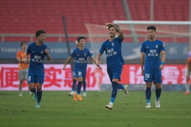 开云体育入口-【中超】陶强龙助攻韦世豪破门 武汉三镇1比0深圳队