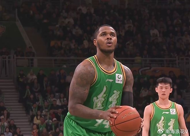 重磅引援得0分1板，辽宁队丢了西瓜捡了芝麻！球迷：快点送走|赵继伟|享特|杨鸣|布朗|新疆男篮_新浪新闻