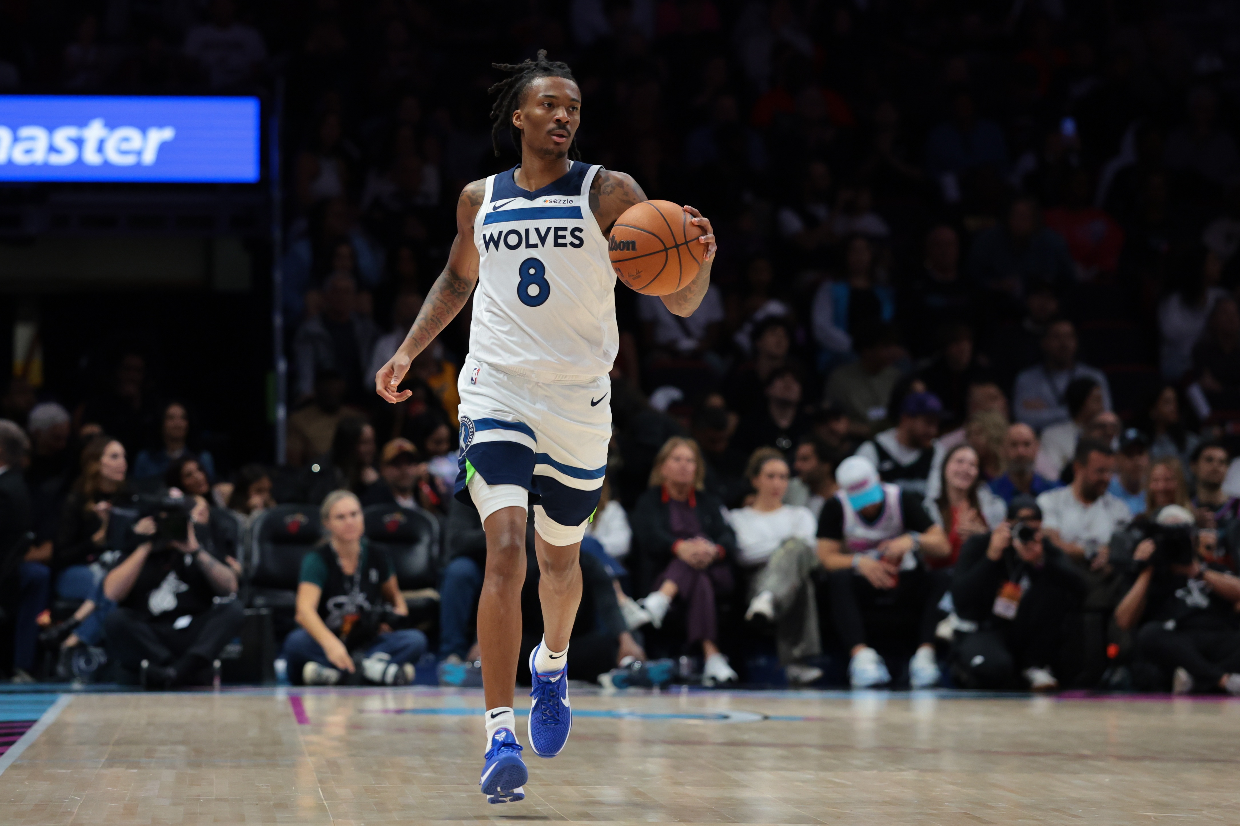 开云体育官方app-微波炉！海兰德上半场11分钟6中5 高效砍下12分5板3助