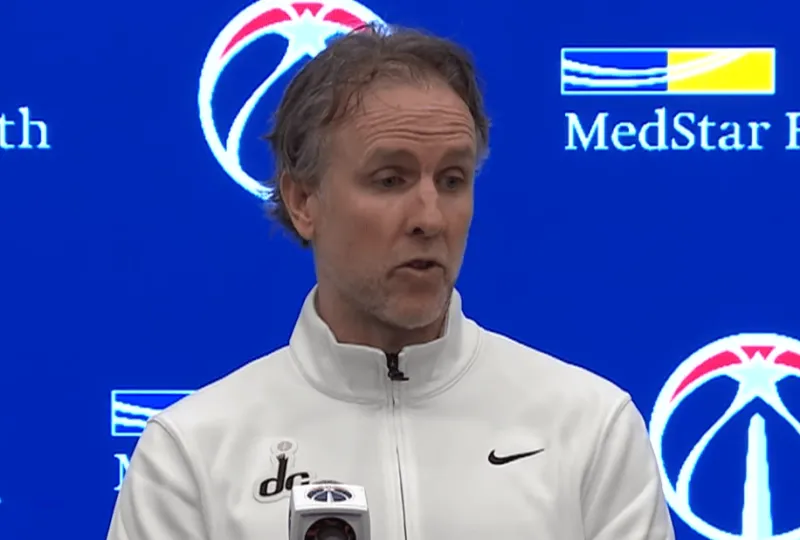 开云体育入口-基夫采访全文：特雷-杨只是在维护他的队友，我觉得这很棒